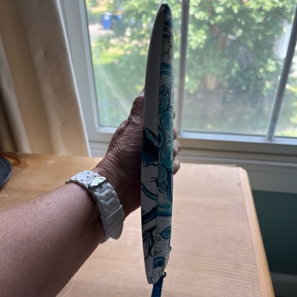 Brighton Bella Life is Beautiful Wristlet White Blue Floral Phone Bag Purse - Picture 9 of 12